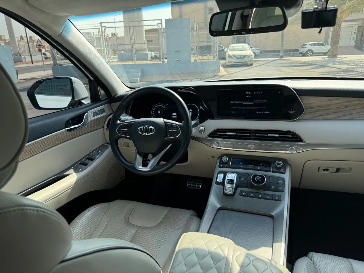 Car image 17