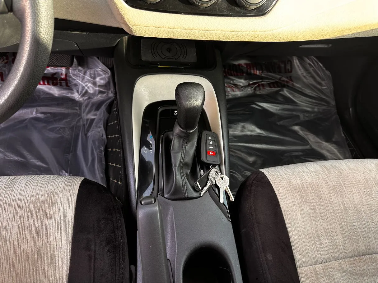 Car image 17