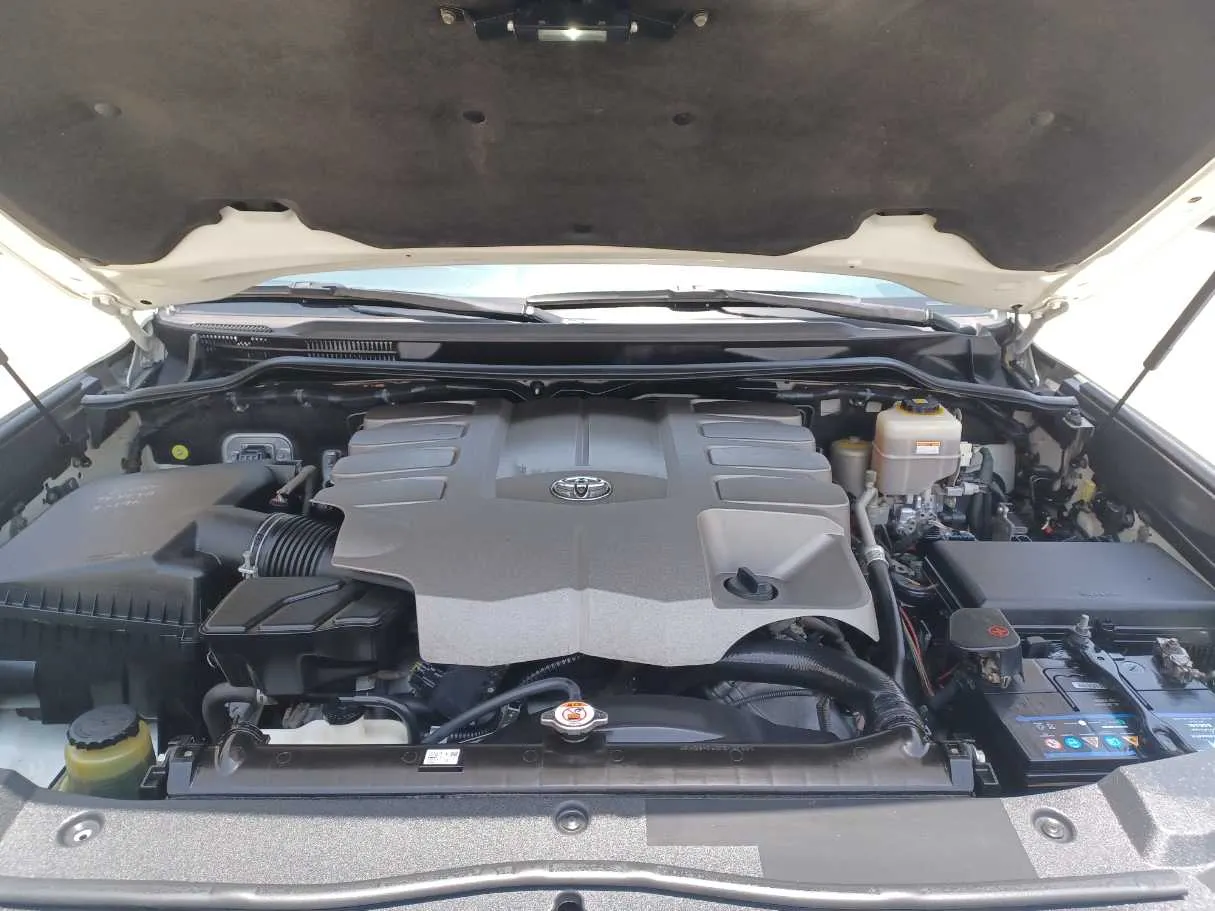 Car image 26