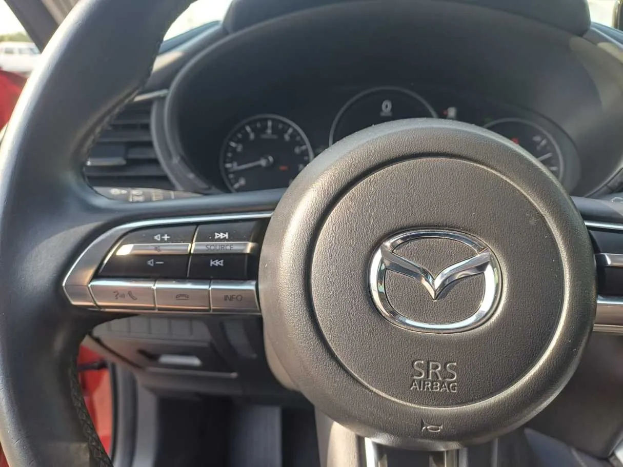 Car image 30