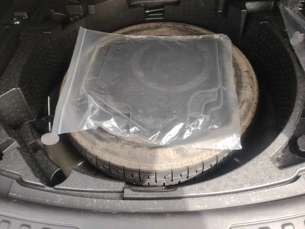 Car image 43