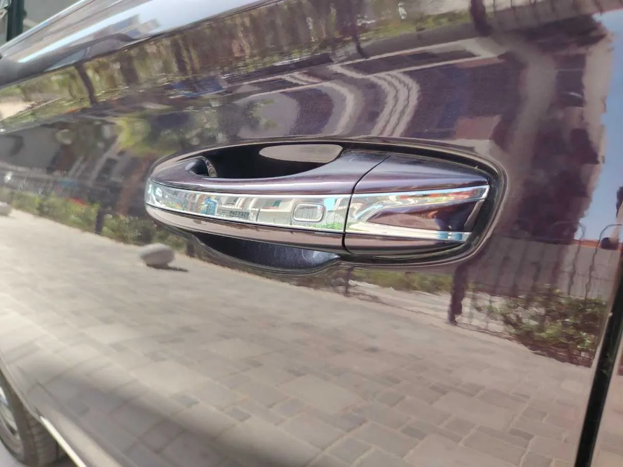 Car image 32