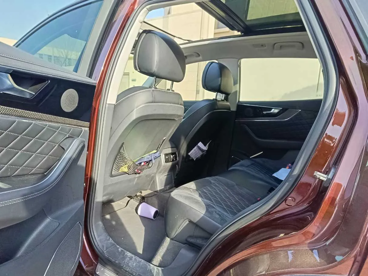 Car image 20