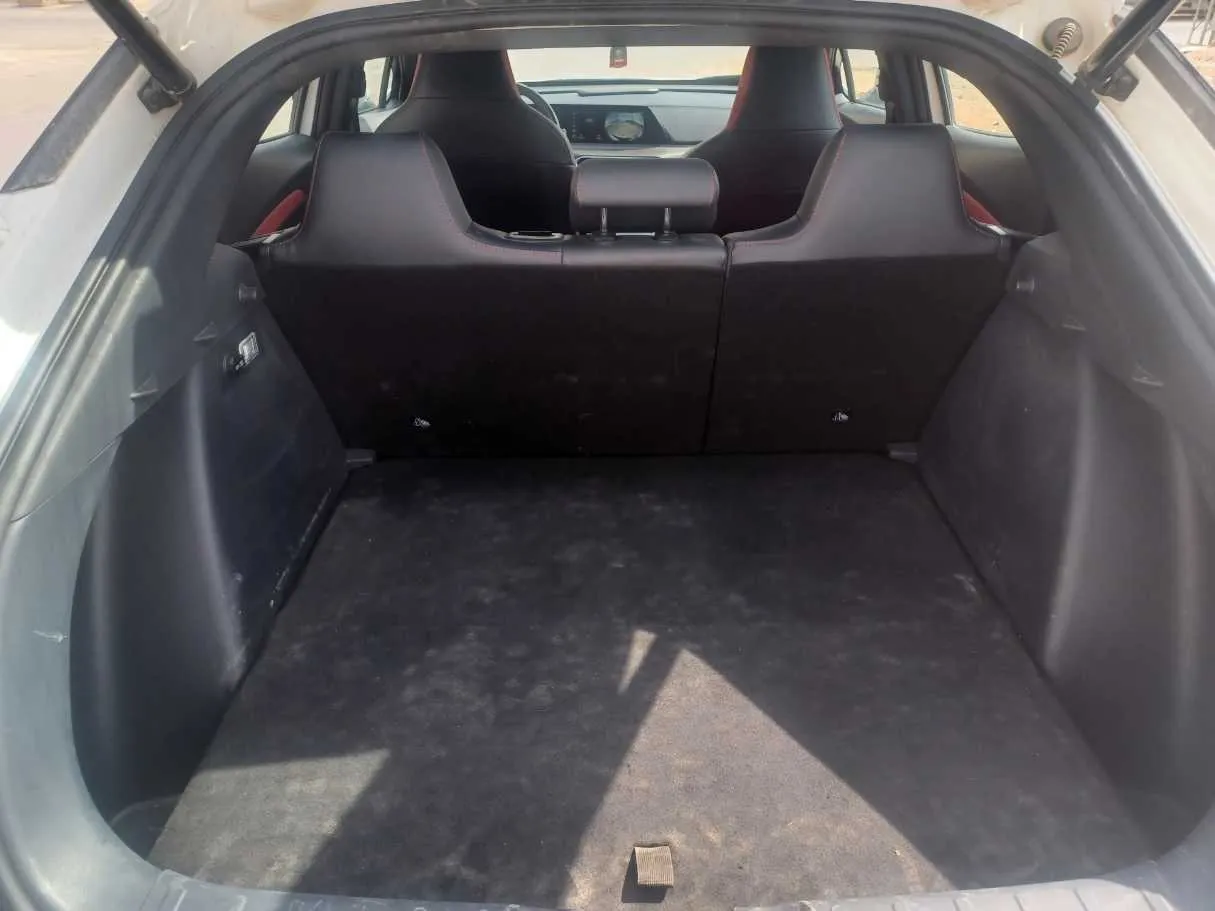 Car image 21