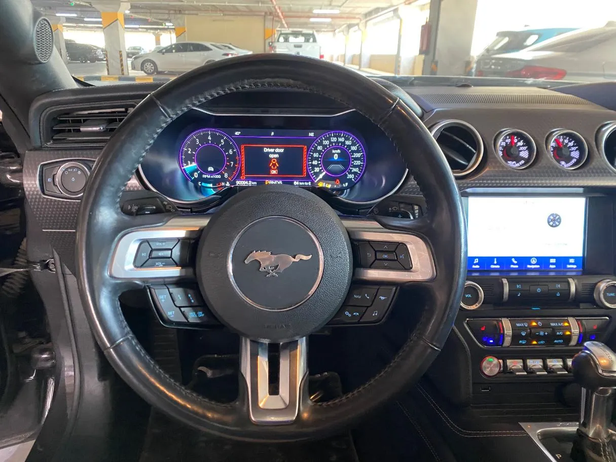 Car image 15