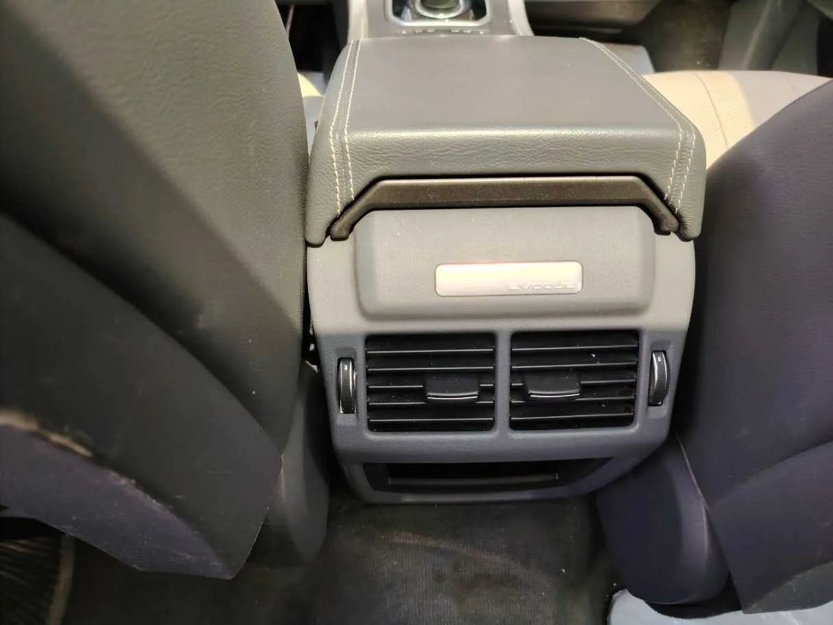 Car image 38
