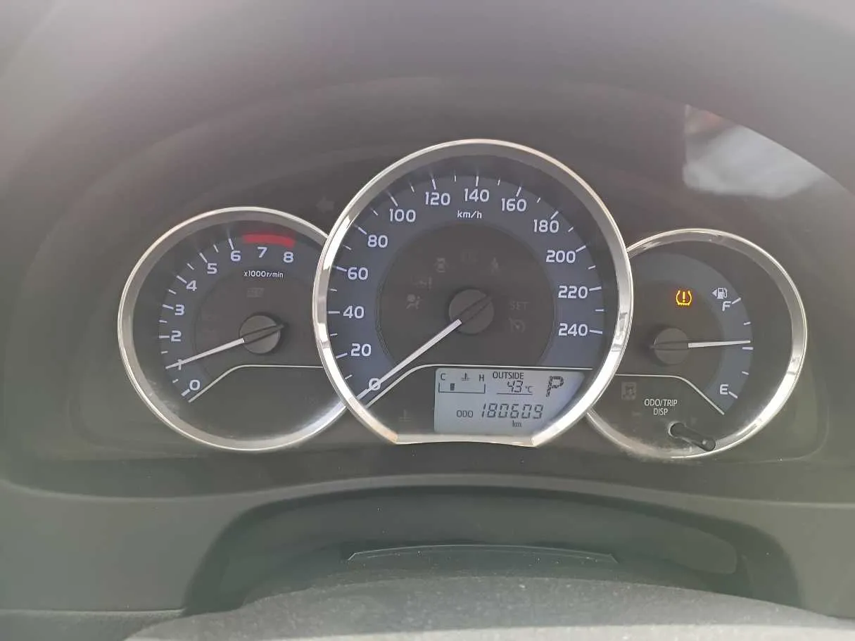 Car image 18