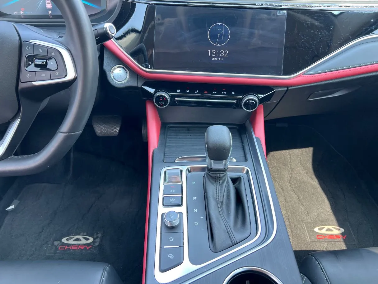 Car image 15