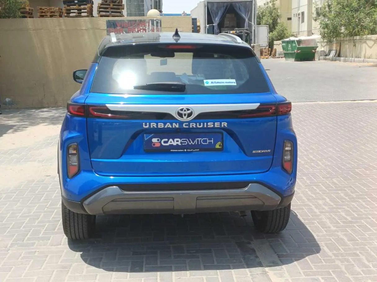 Car image 6