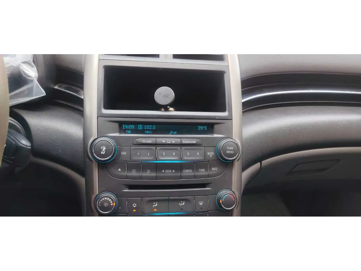 Car image 17