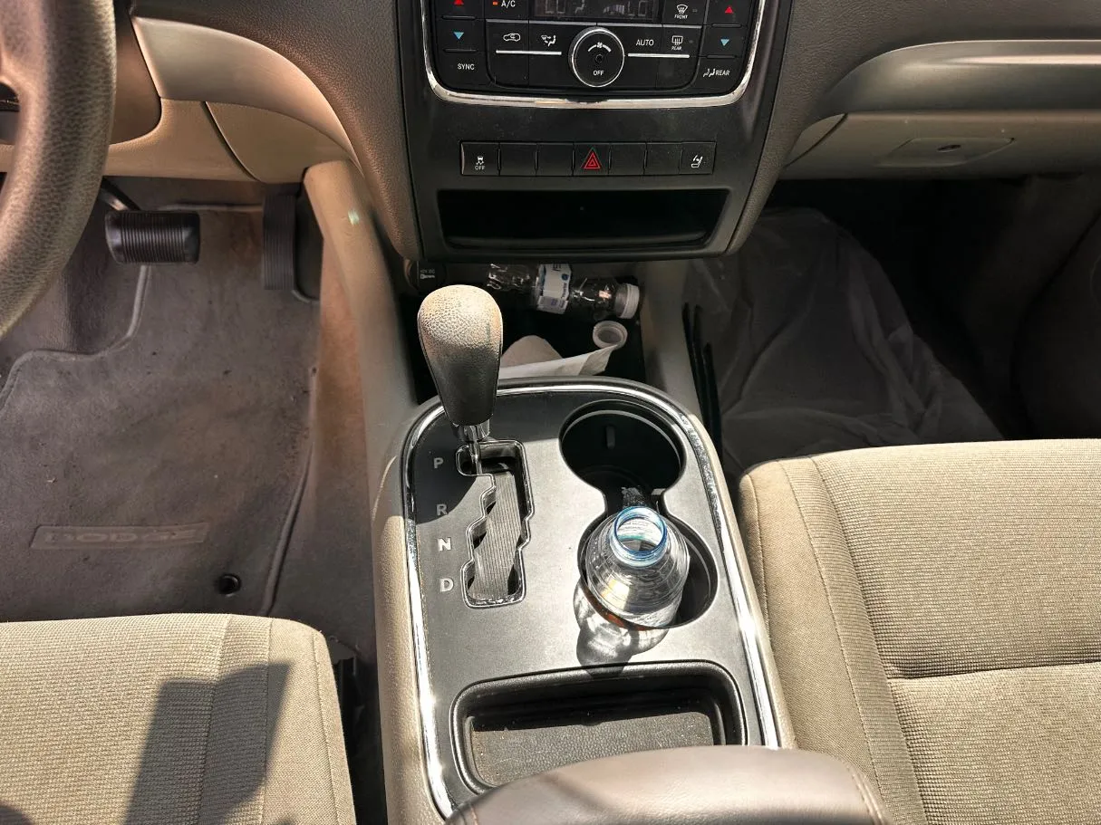 Car image 15