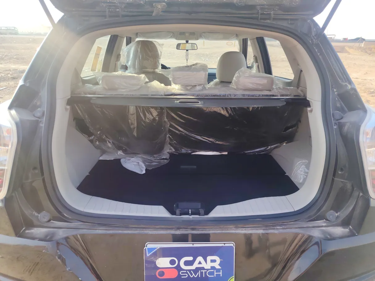 Car image 26