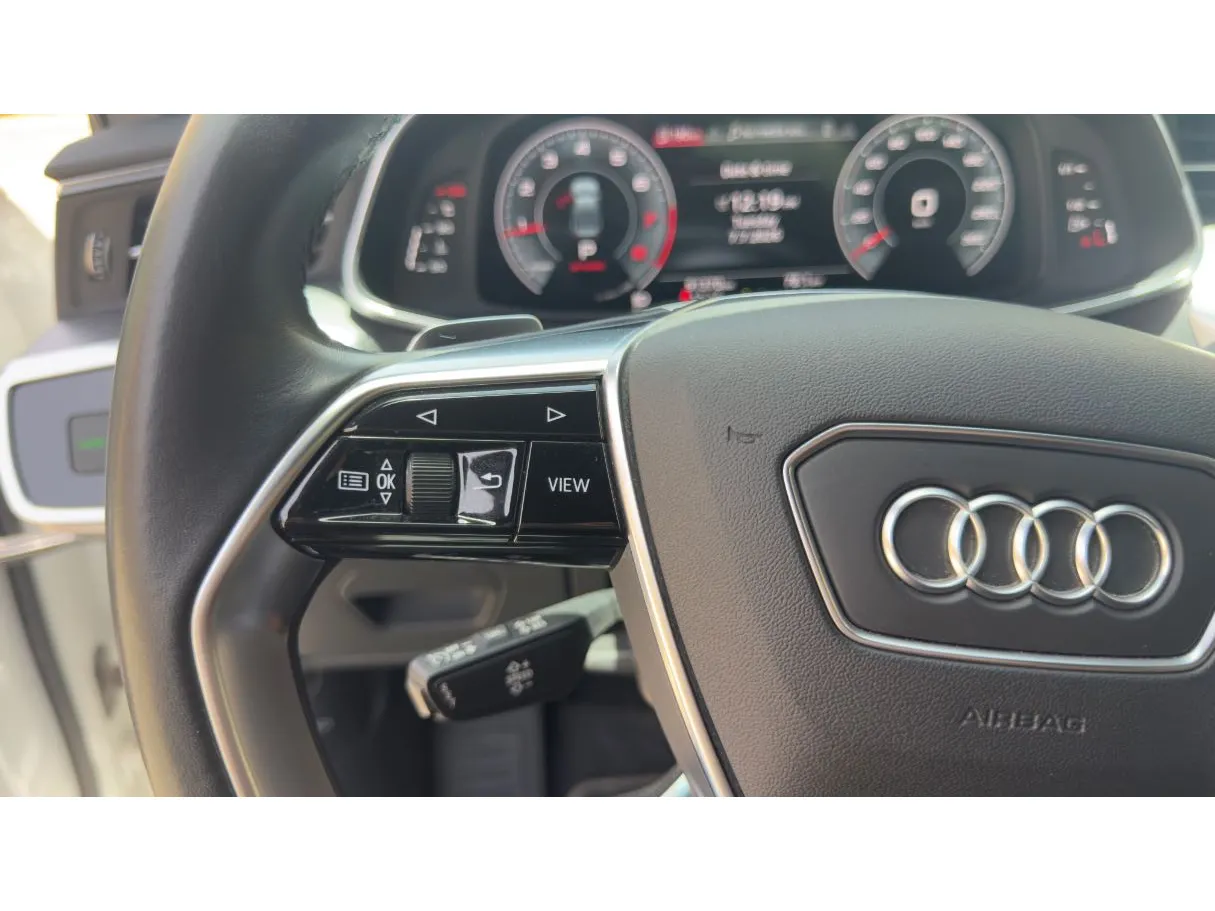 Car image 27