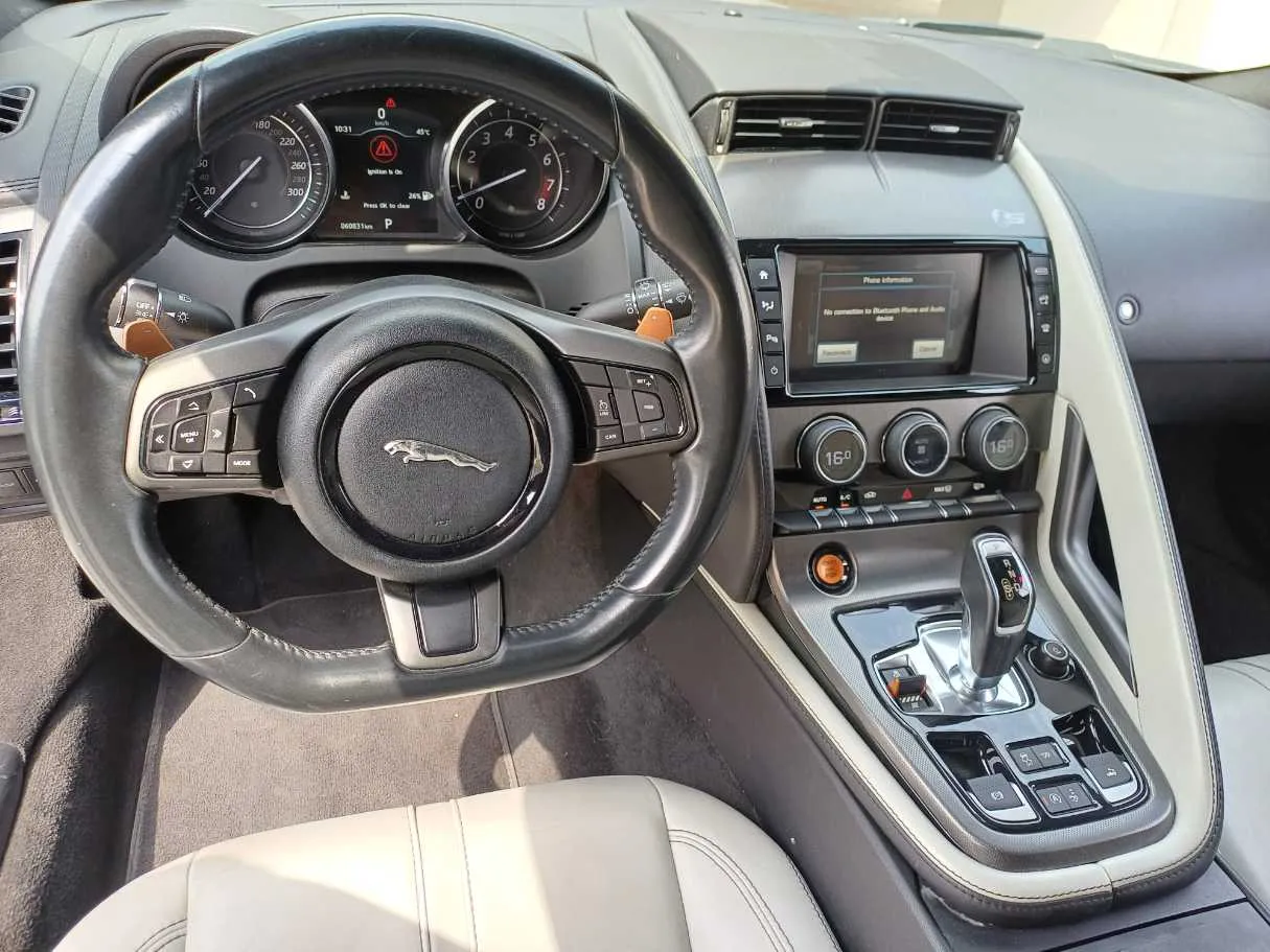 Car image 17