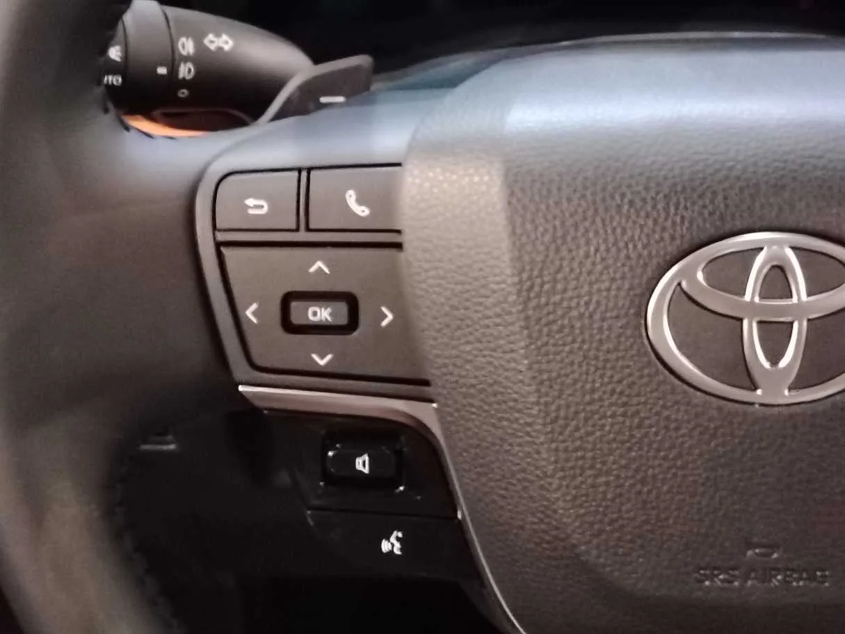 Car image 32