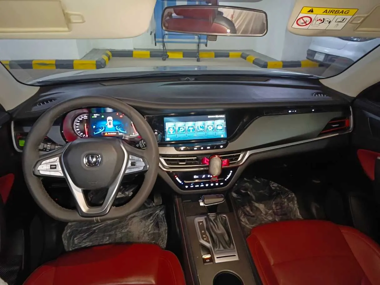 Car image 19