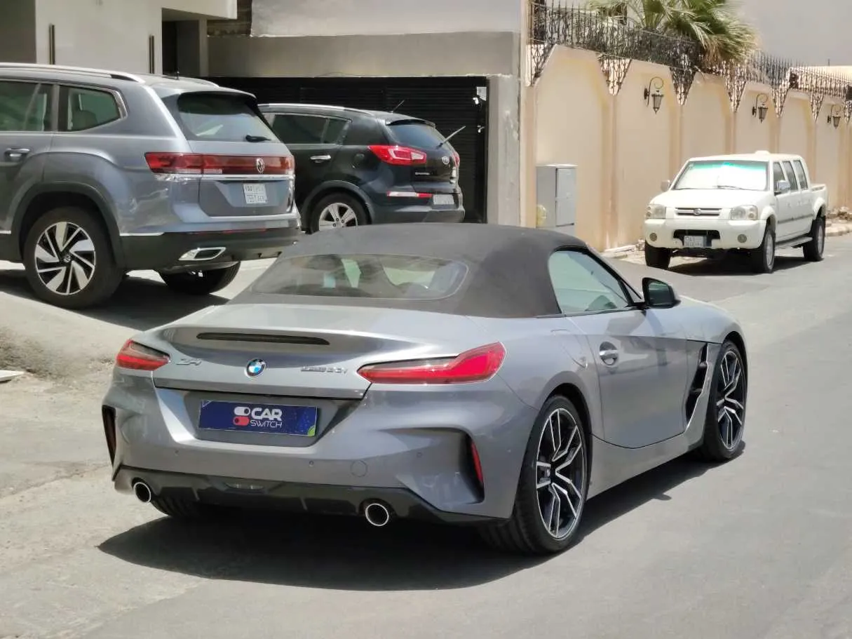 Car image 5