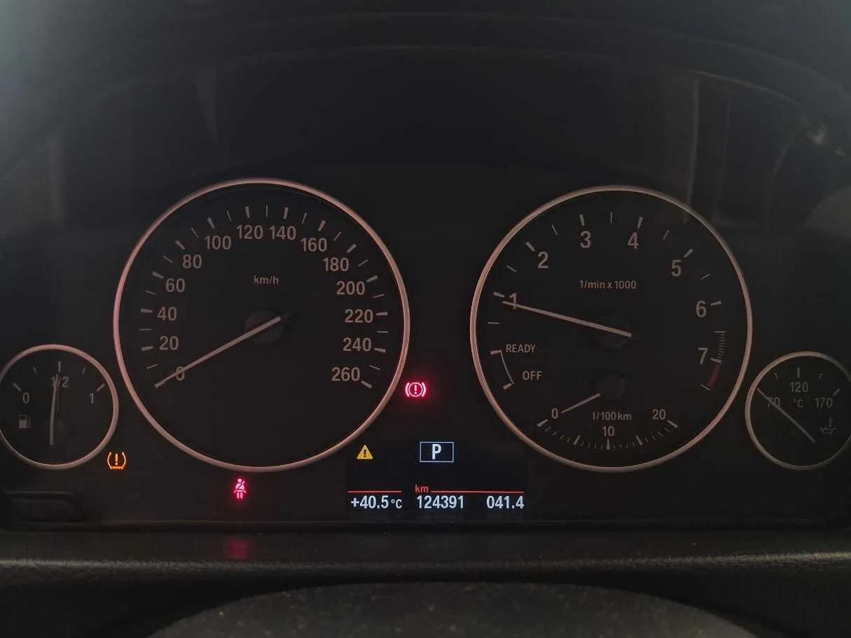 Car image 19