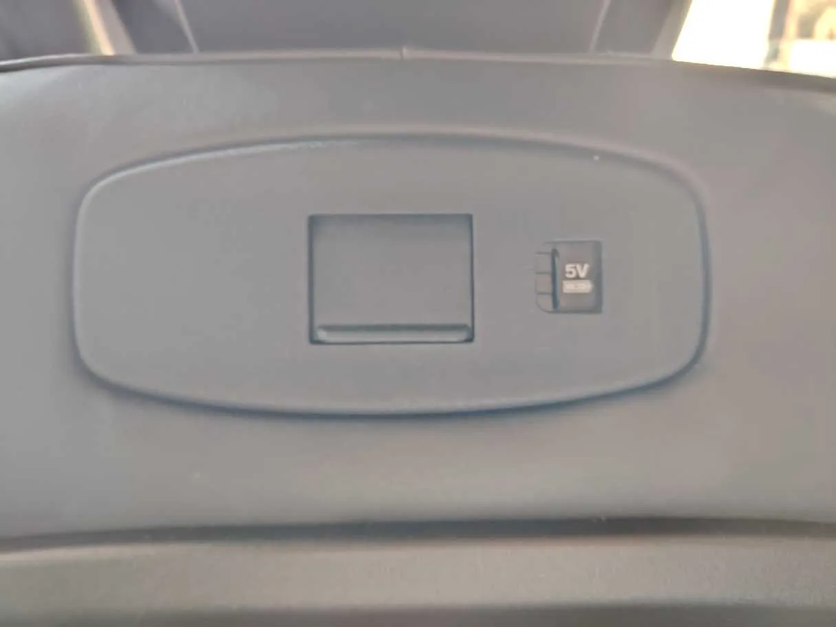 Car image 27