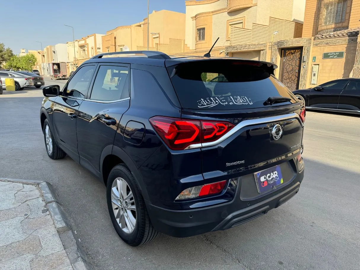 Car image 7