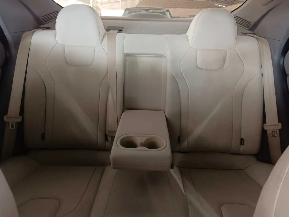 Car image 23