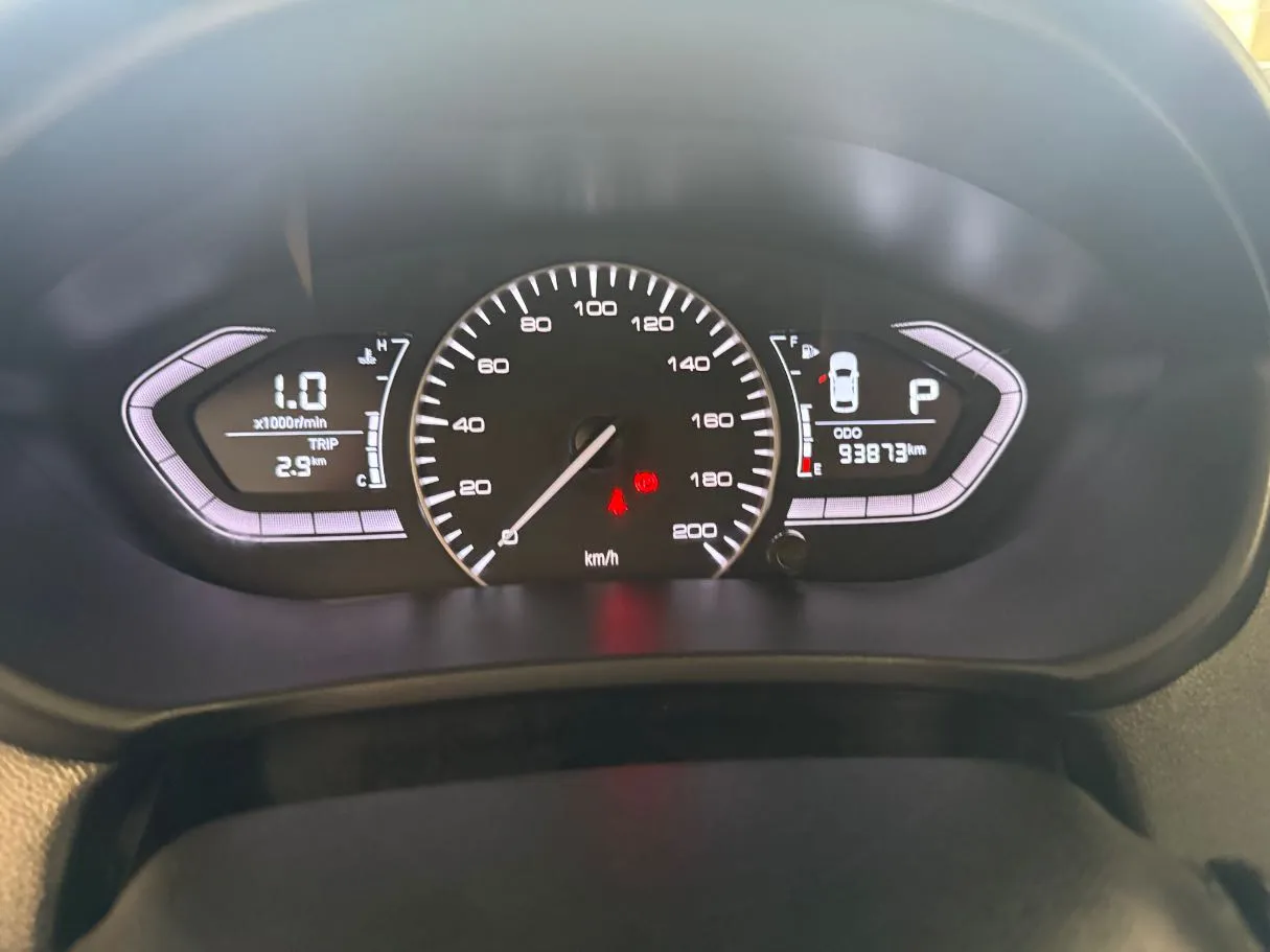 Car image 13