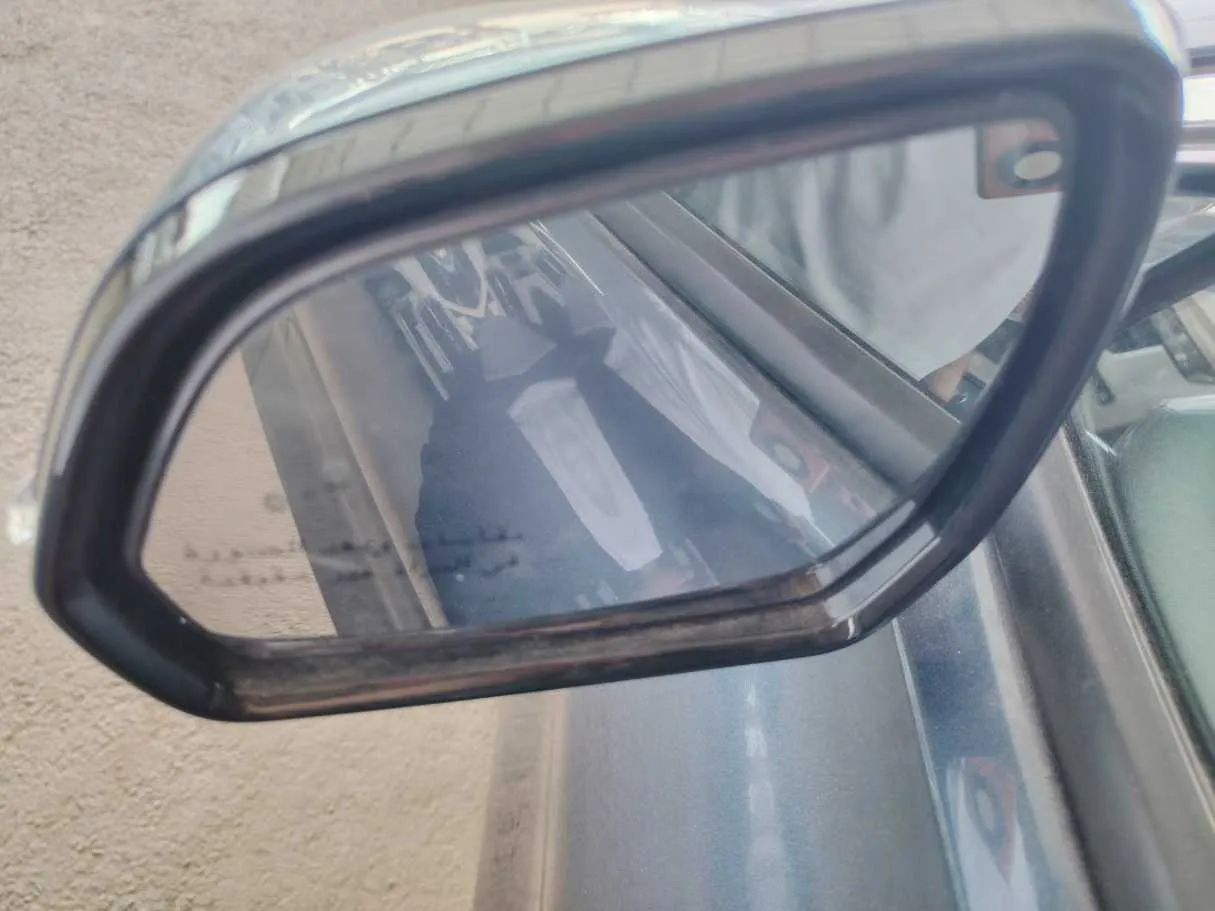 Car image 28