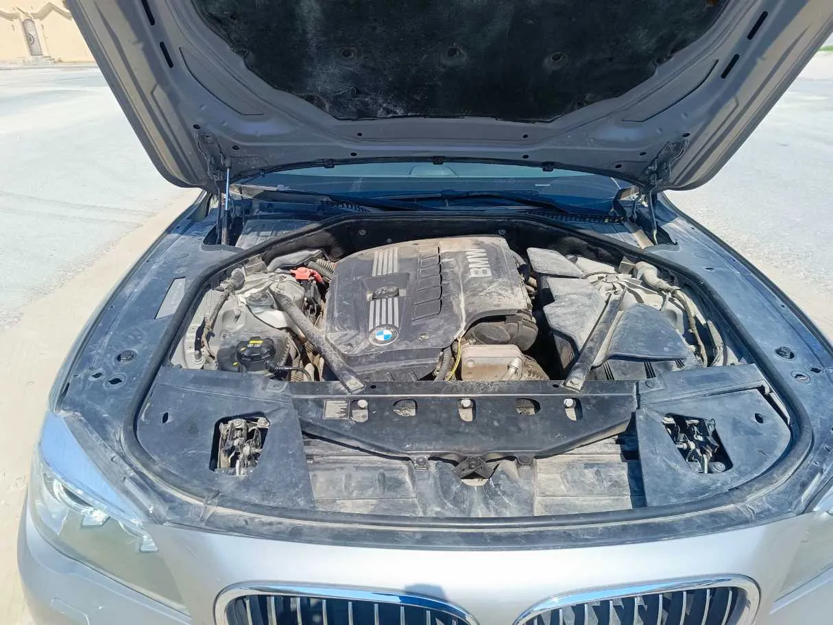 Car image 30