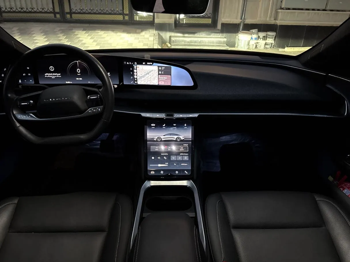 Car image 18