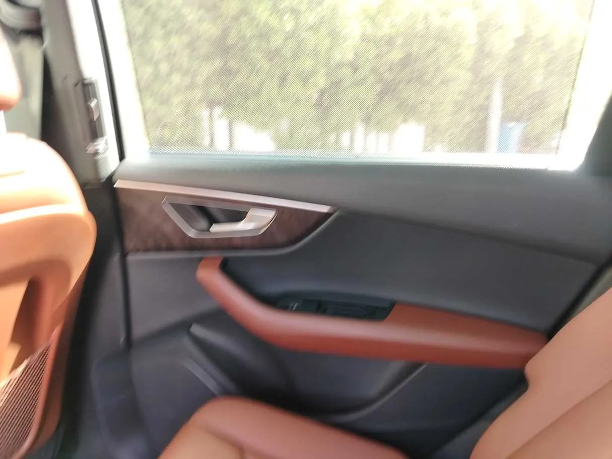 Car image 34