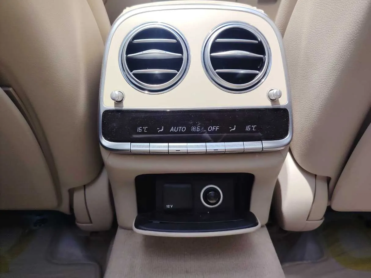Car image 32