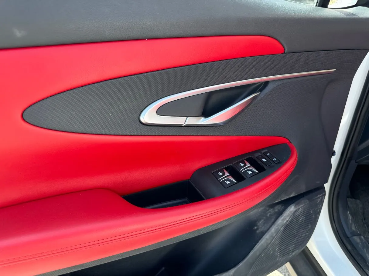 Car image 23