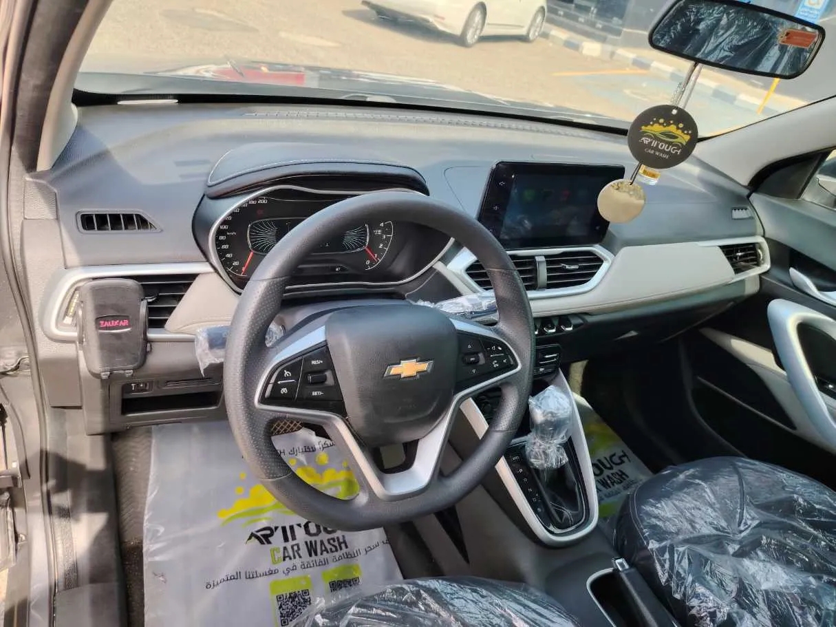 Car image 13