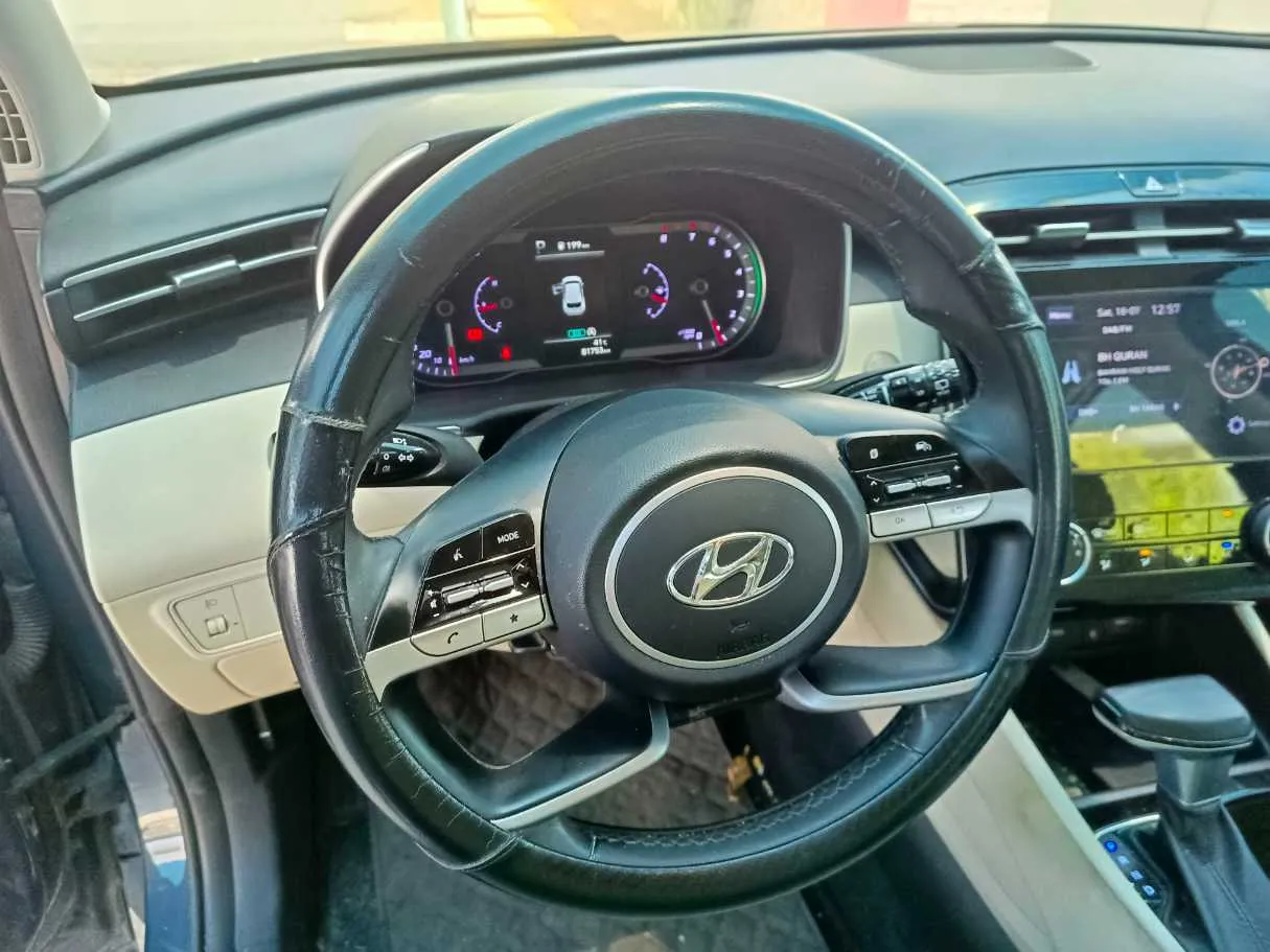 Car image 20