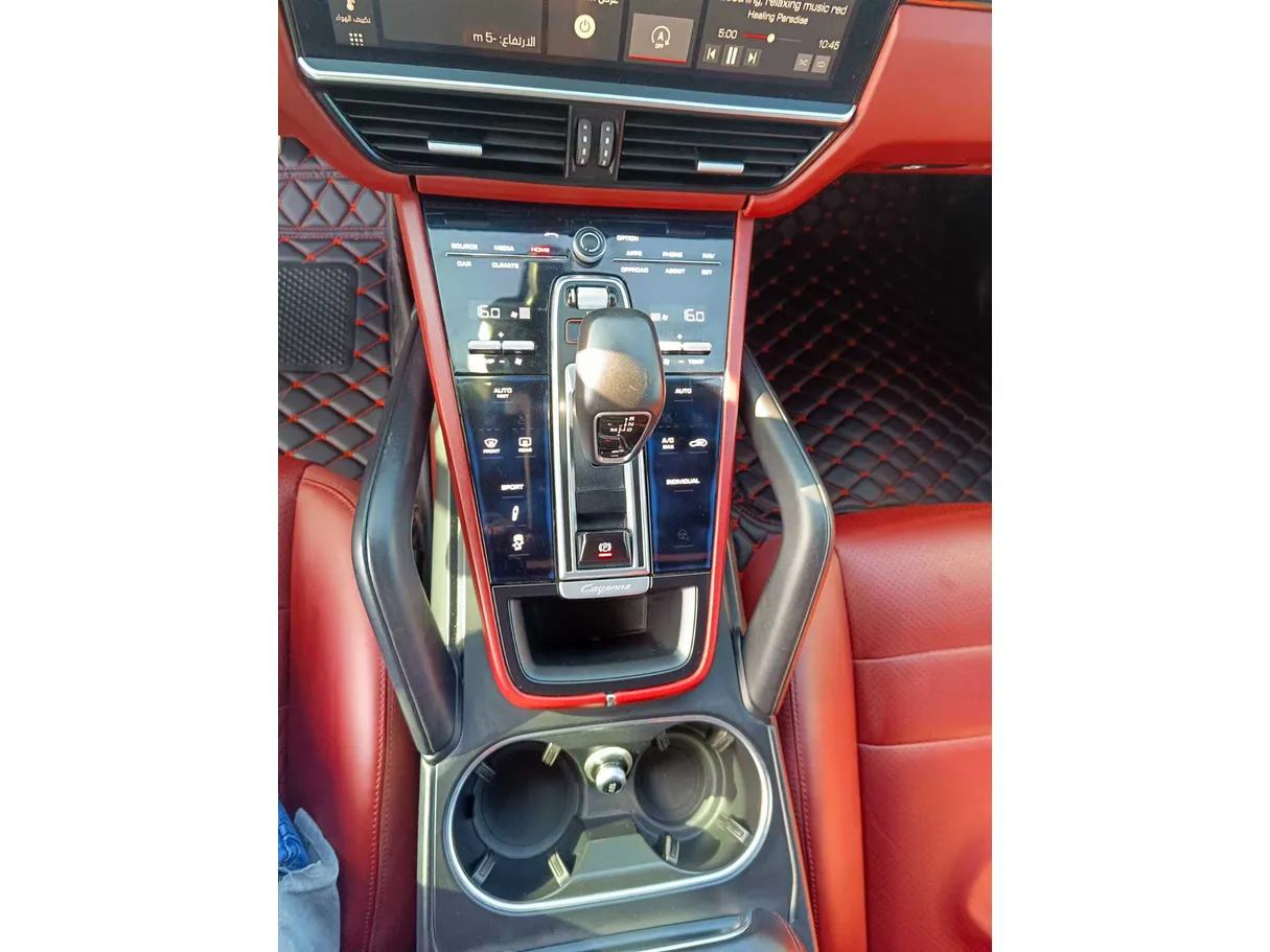 Car image 24