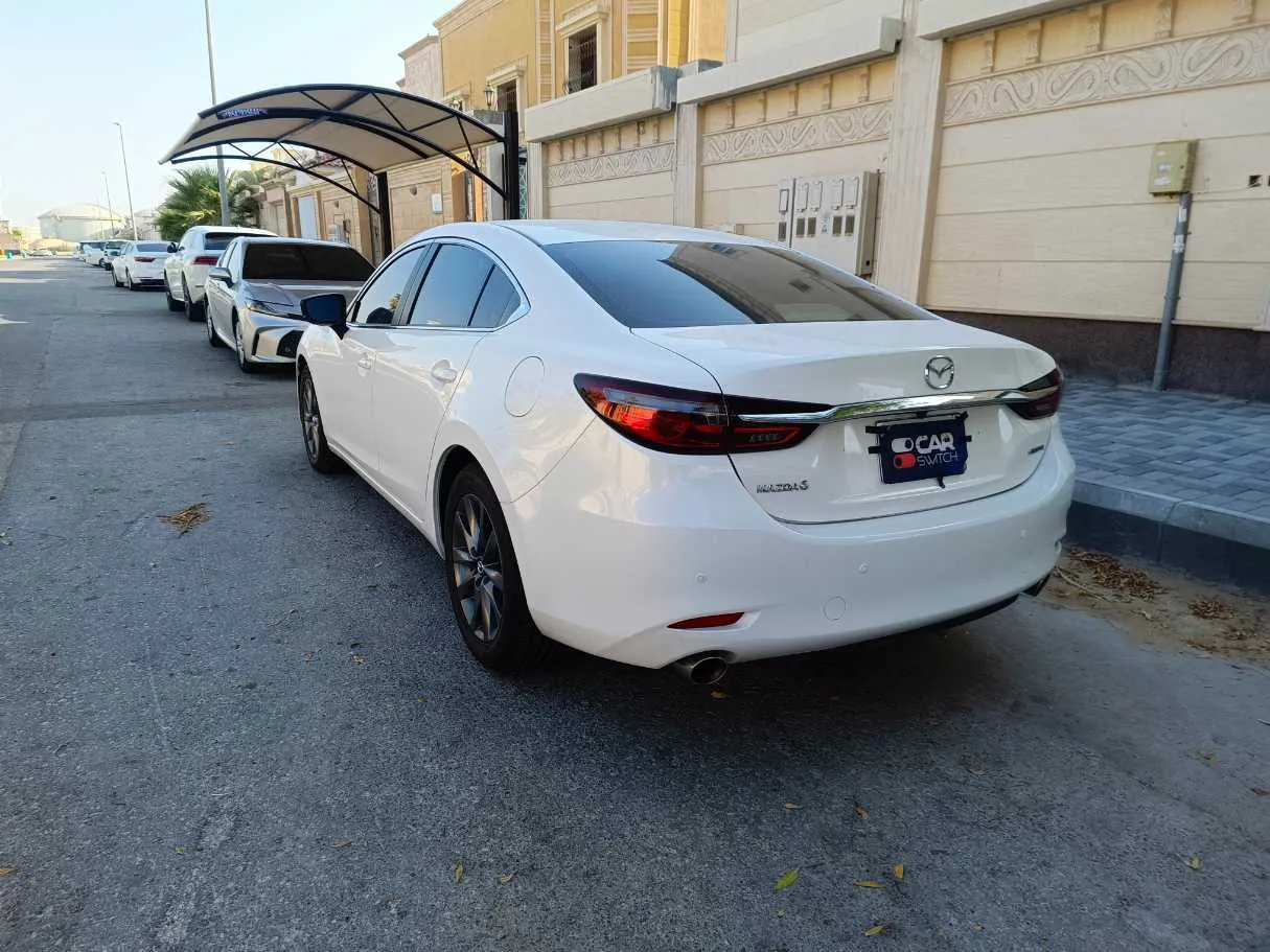 Car image 7