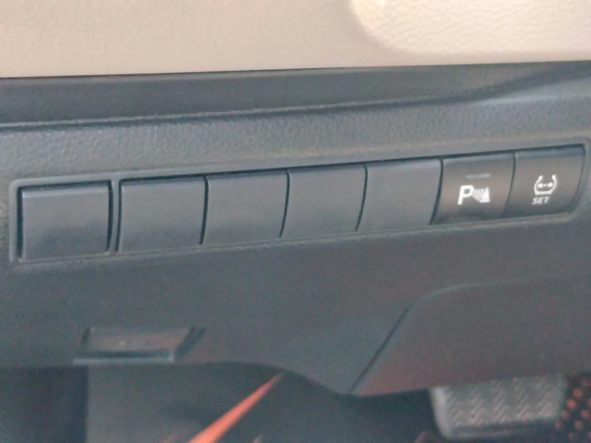 Car image 27