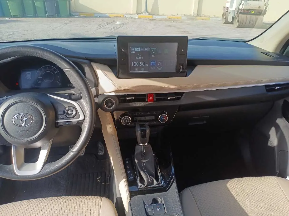 Car image 15