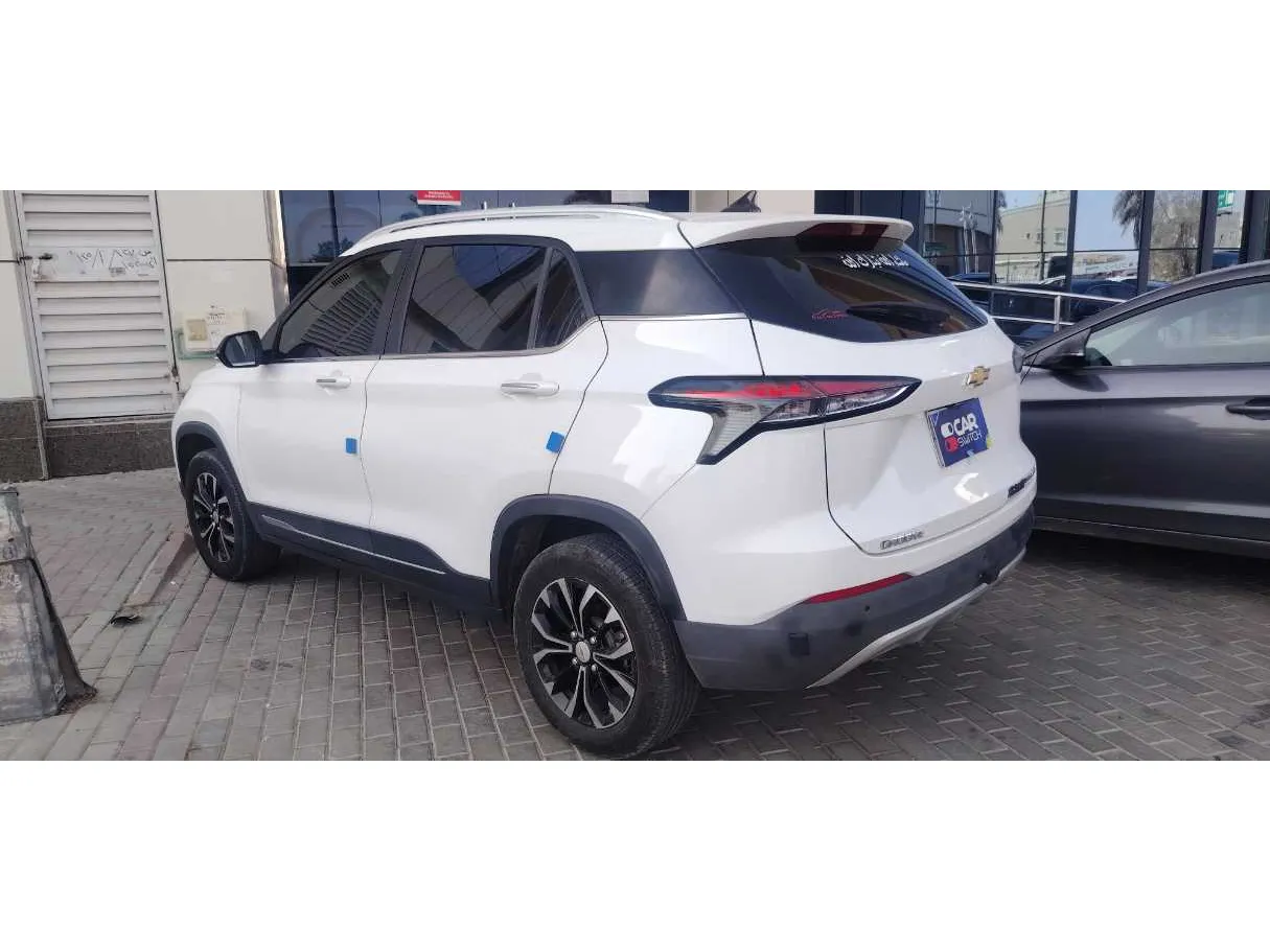 Car image 5