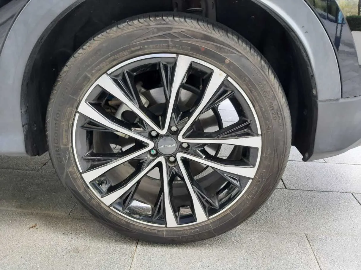 Car image 9