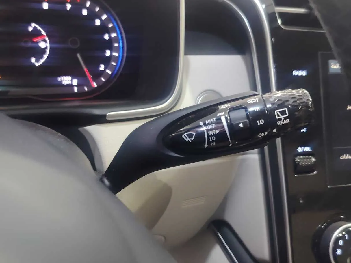 Car image 24