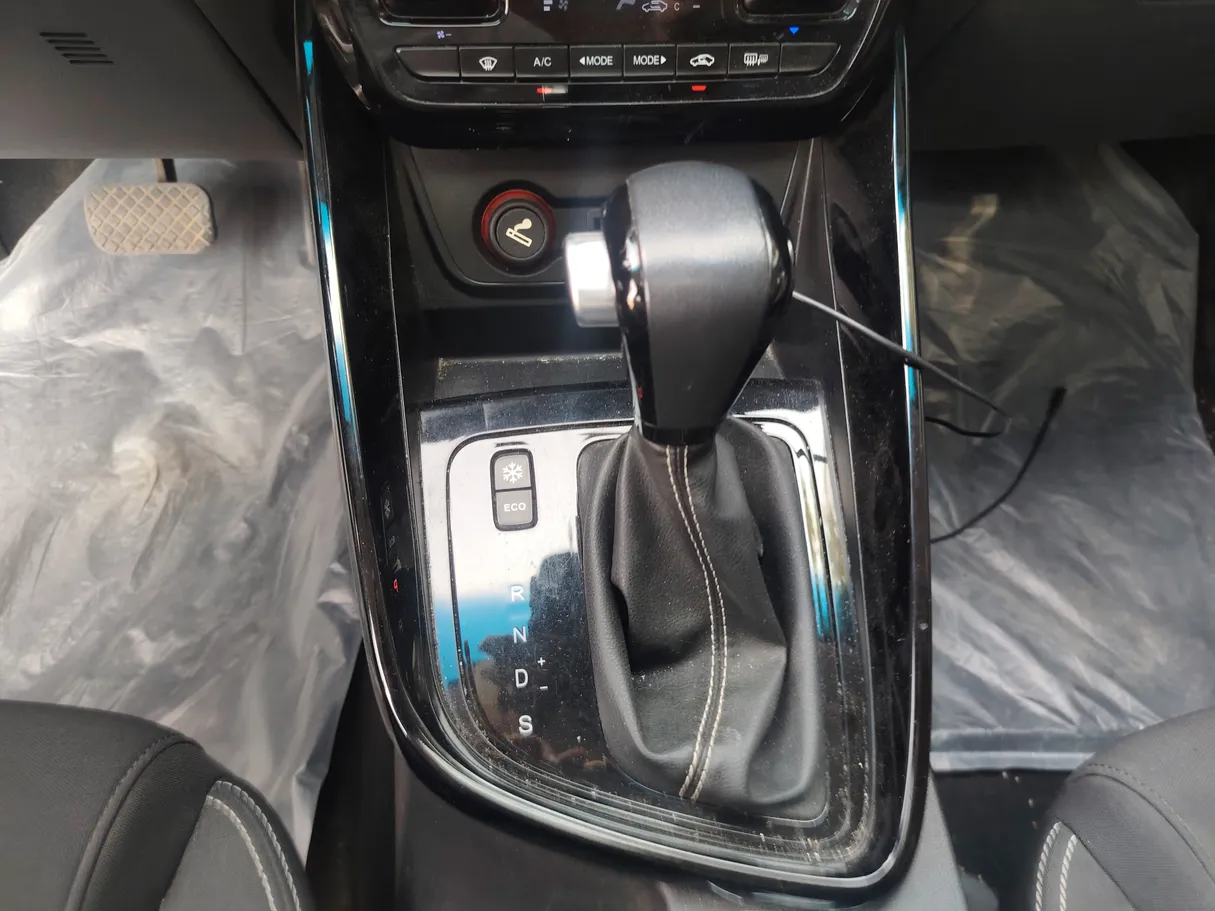 Car image 22