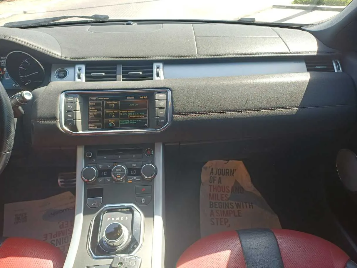 Car image 14
