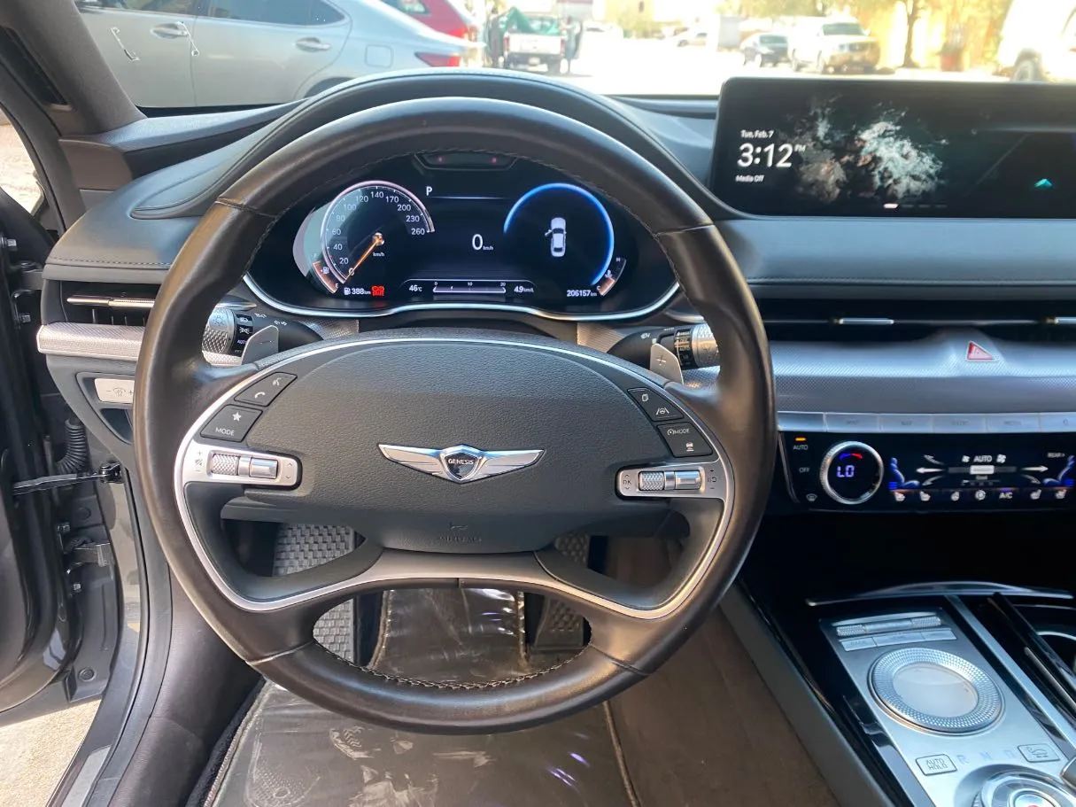 Car image 18