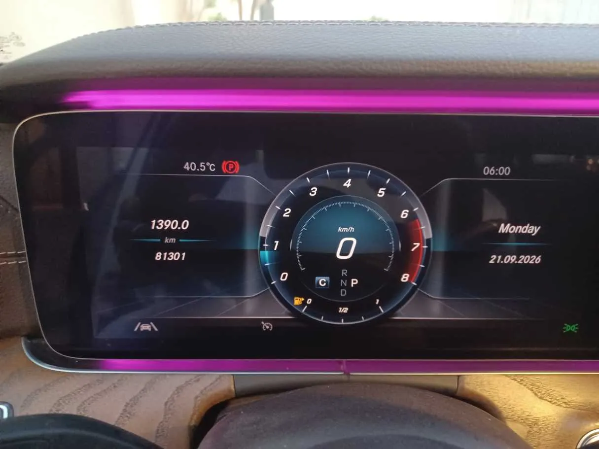 Car image 20