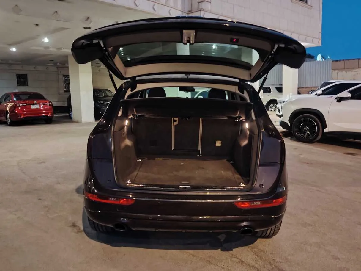Car image 23