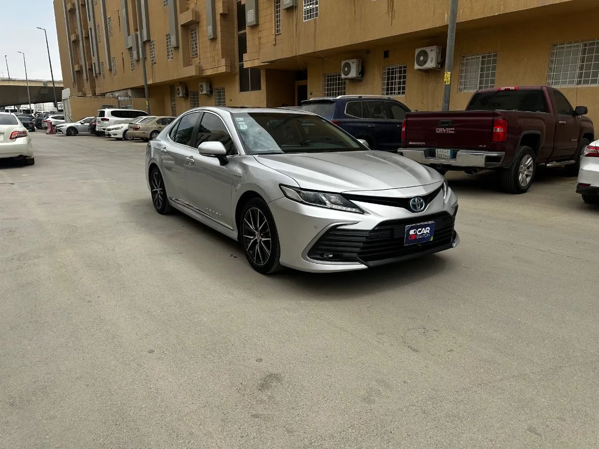 Car image 3