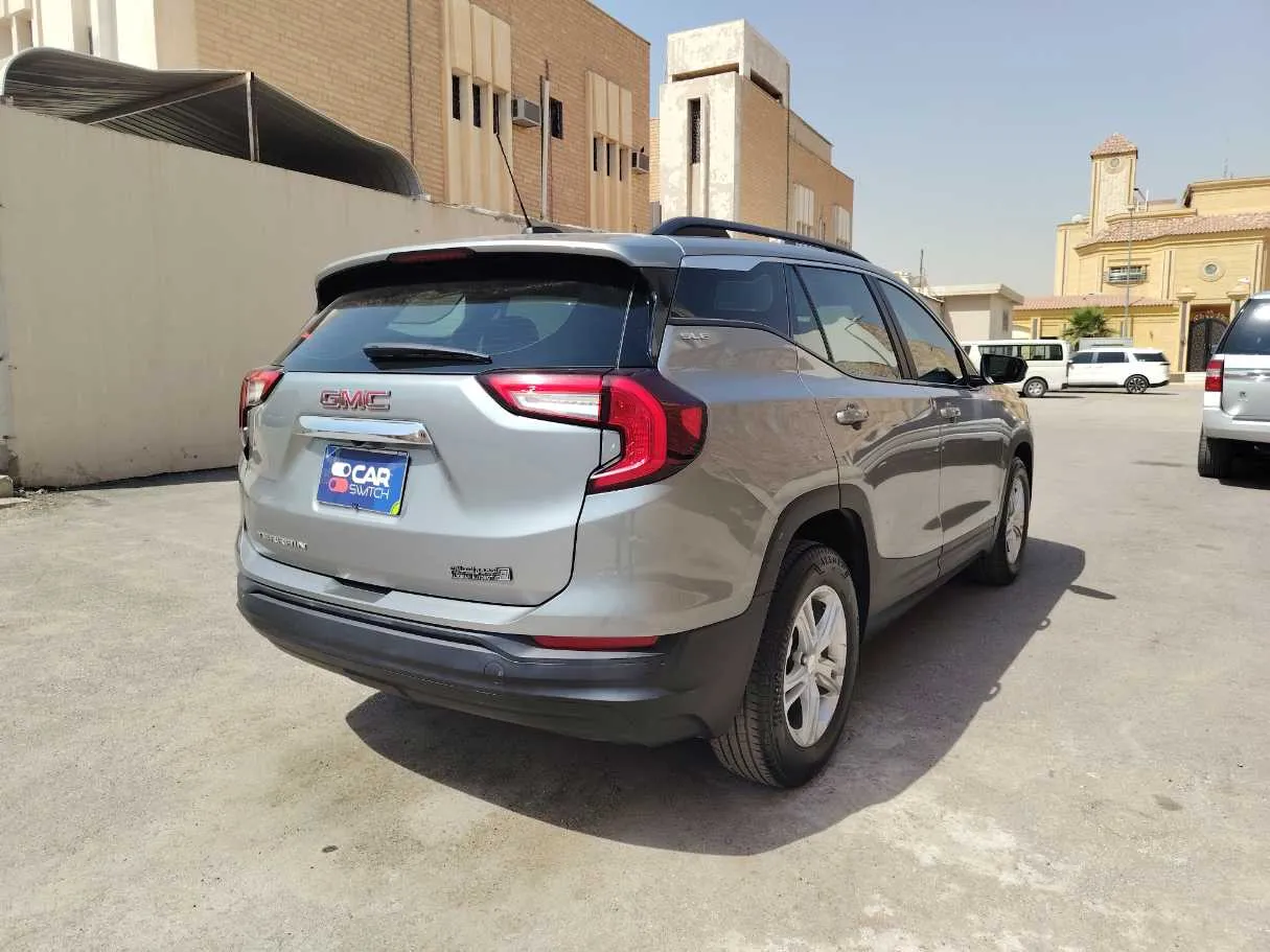 Car image 5