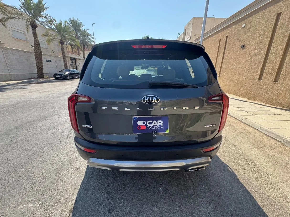 Car image 6