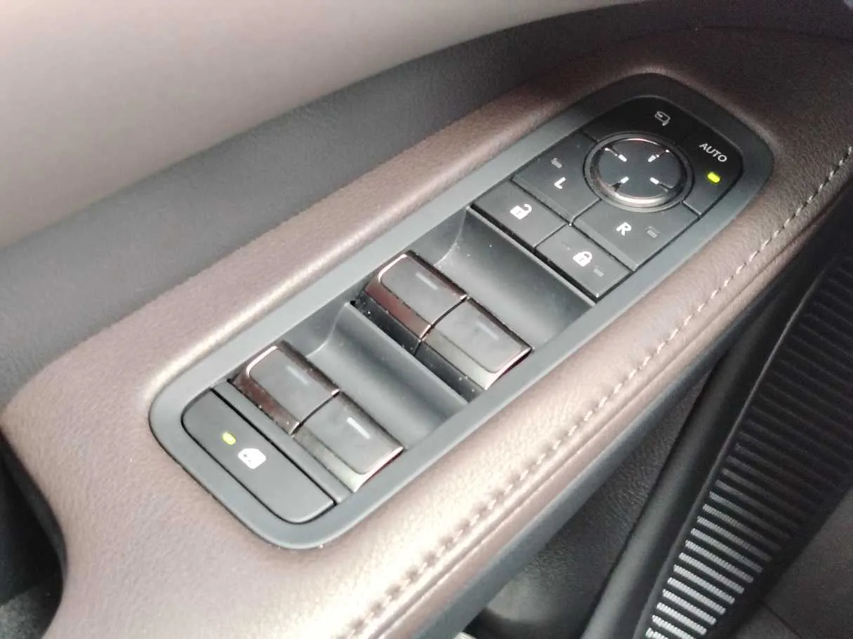 Car image 31